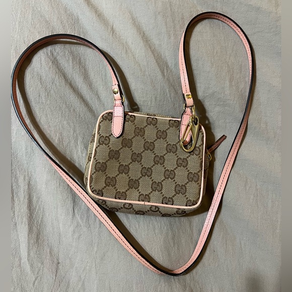 Gucci Bree Shoulder Bag - Picture 2 of 6